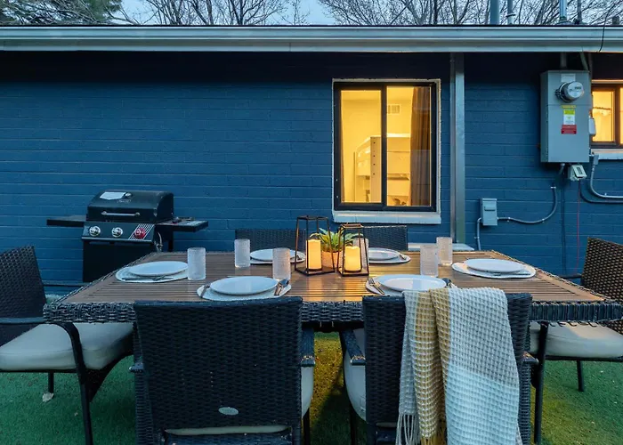 Scenic Mountain Getaway By The Park *