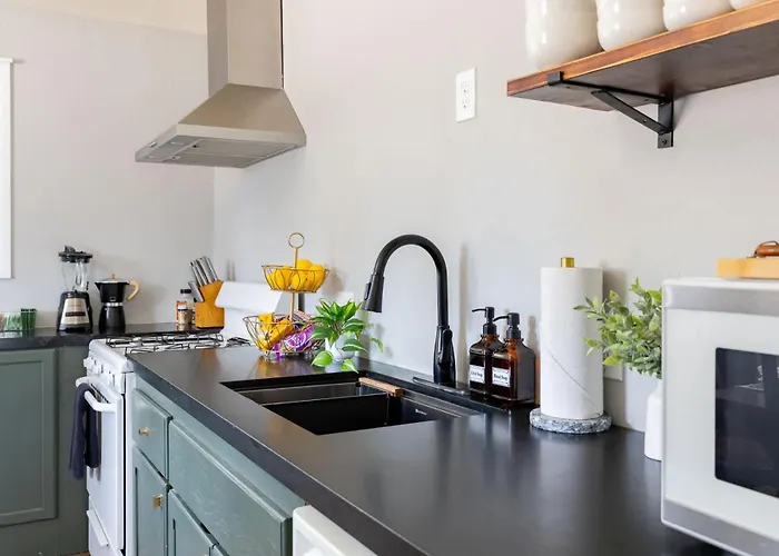 Scenic Mountain Getaway By The Park Holiday home *